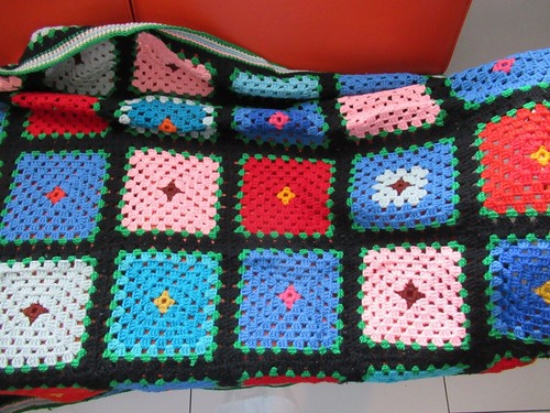 Nmint afghan crochet blanket - nmint,